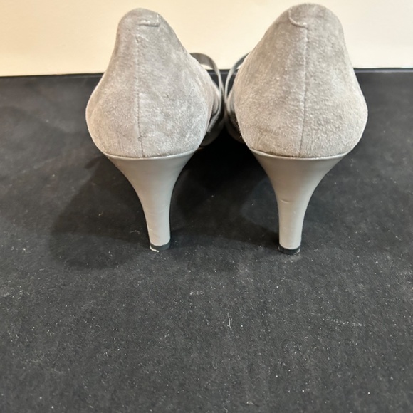 Pumps, High Heels, Gray Suede, Size 10 - Picture 4 of 6